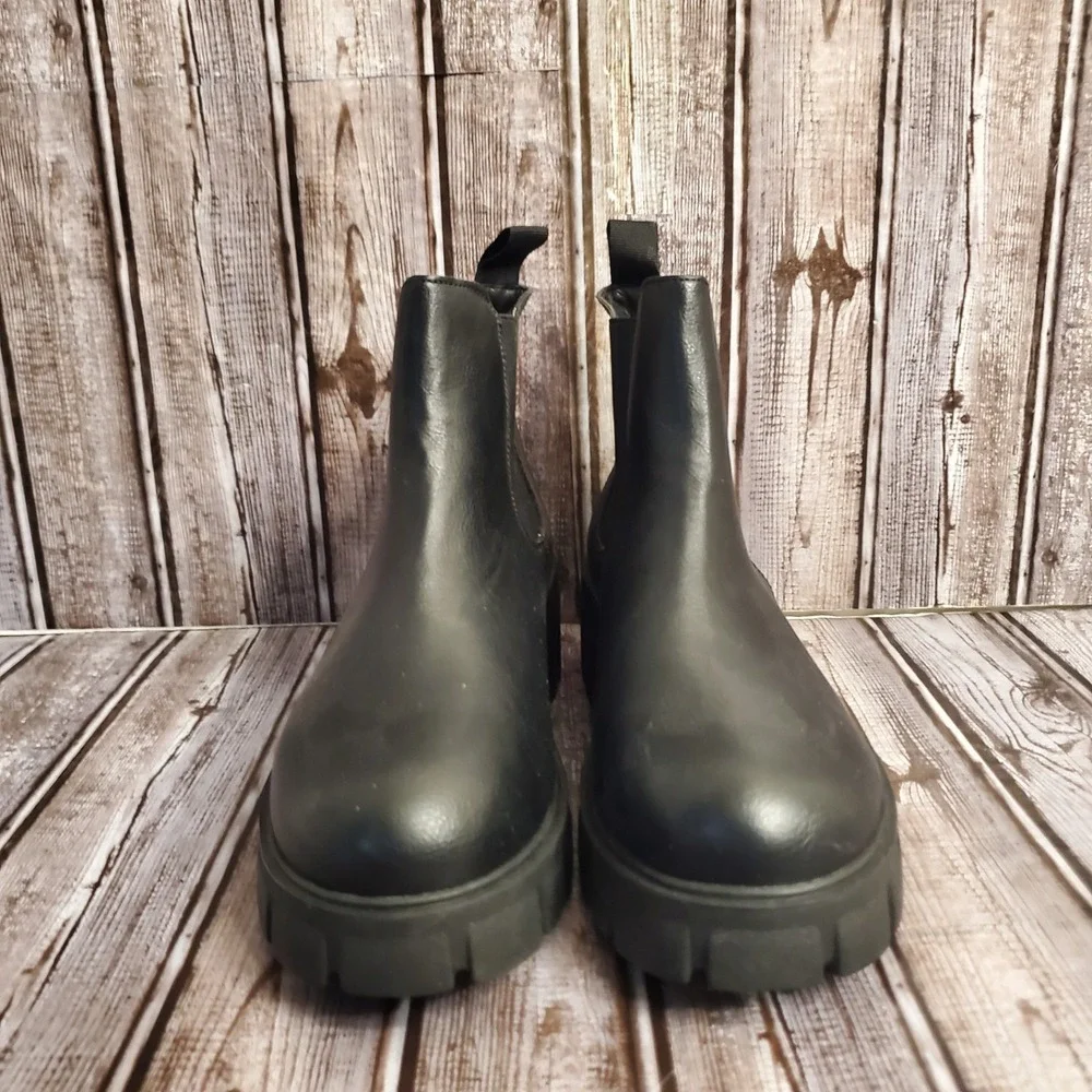 CUSHIONAIRE Women's Sasha Slip-On Chelsea boot +Memory Foam Black 8.5 M - Picture 4 of 11